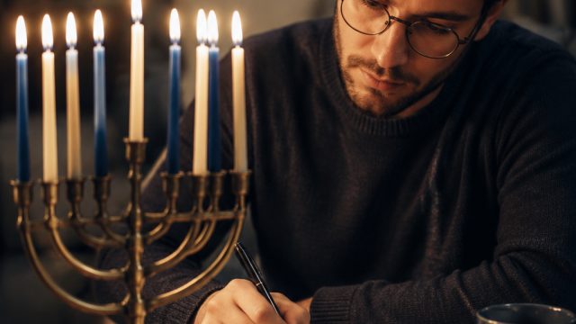 Exploring the Significance of Hanukkah Through Poetry | 5unsur4, judi angin