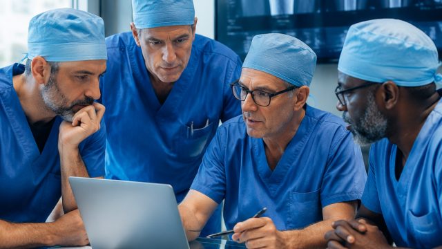 Orthopedic Surgeons Reassess Bundled Payments: A New Path to Profitability | cara memenangkan permai